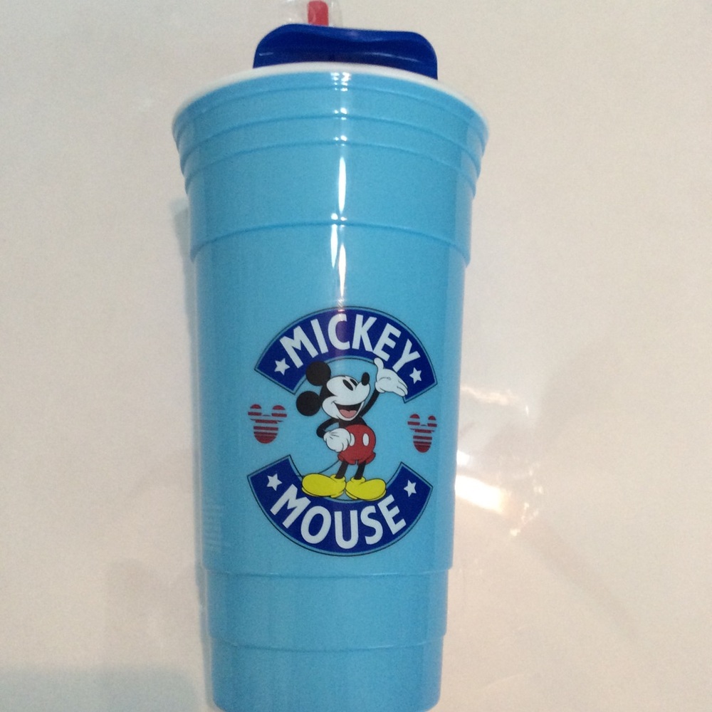 Disney summer drink tumbler with lid
